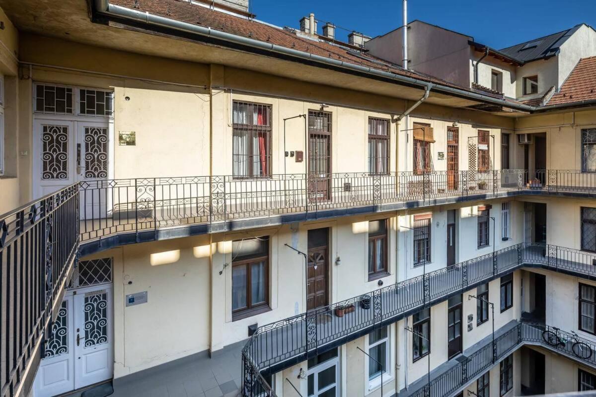 Vamhaz Boulevard Apartments Budapest Eksteriør bilde