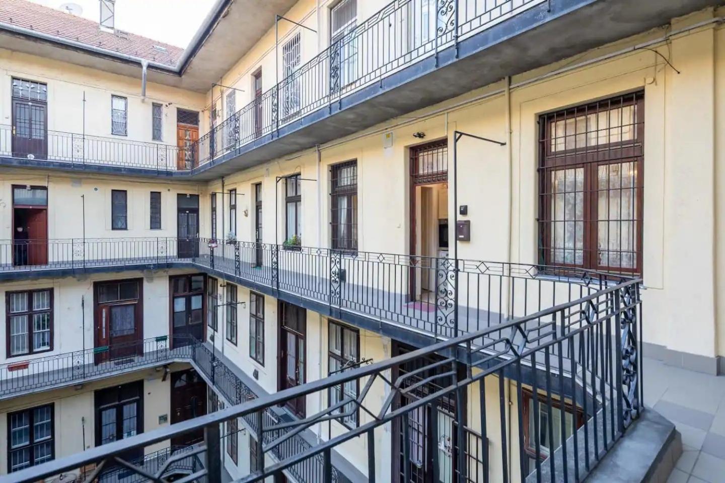 Vamhaz Boulevard Apartments Budapest Eksteriør bilde